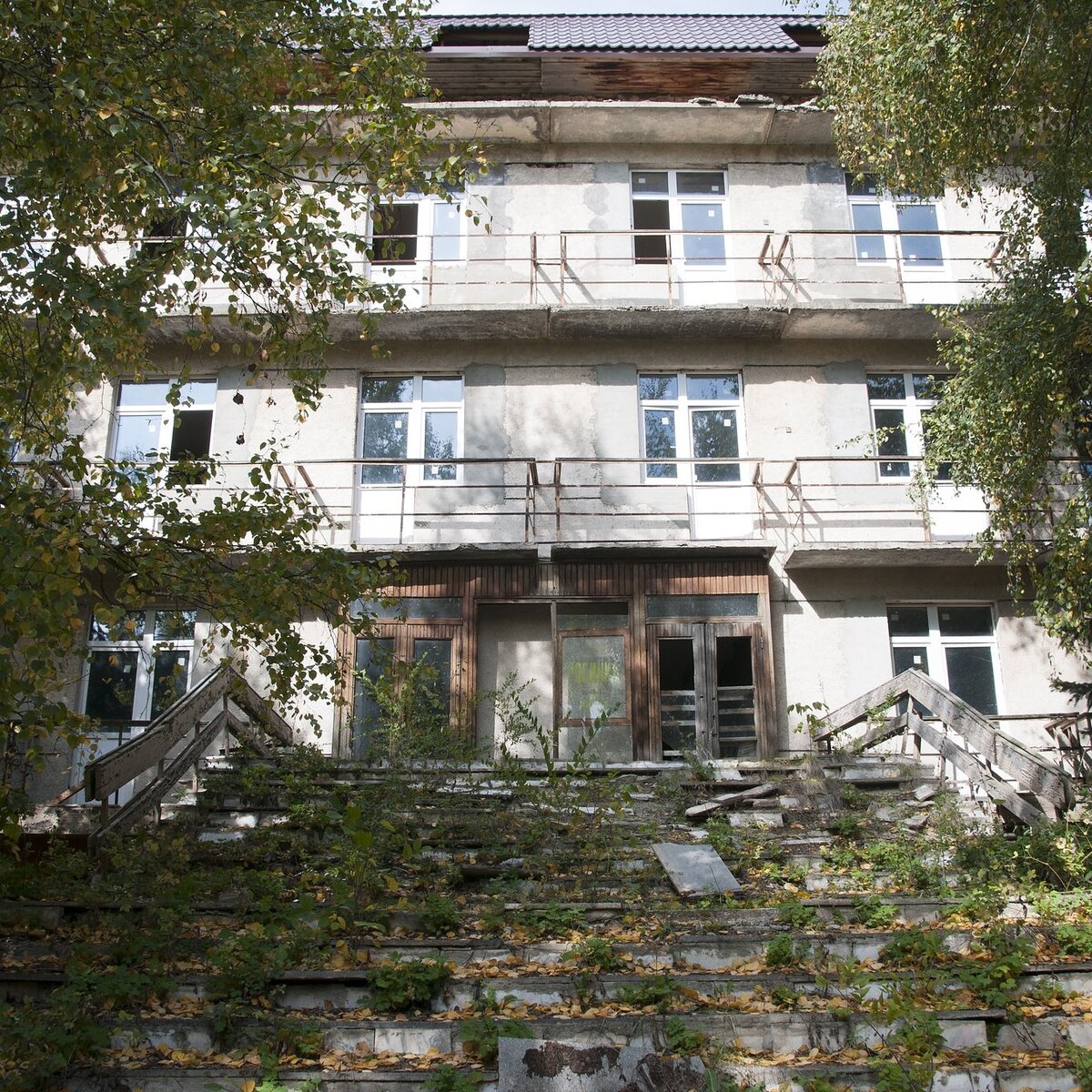 Главный вход.