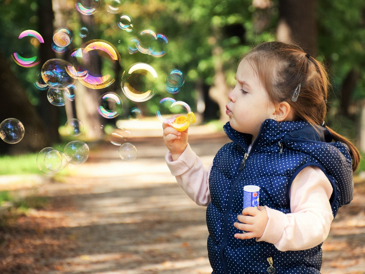 https://pixabay.com/ru/photos/%D1%80%D0%B5%D0%B1%D0%B5%D0%BD%D0%BE%D0%BA-%D0%BC%D1%8B%D0%BB%D1%8C%D0%BD%D1%8B%D0%B5-%D0%BF%D1%83%D0%B7%D1%8B%D1%80%D0%B8-%D1%80%D0%B0%D0%B7%D0%B2%D0%BB%D0%B5%D1%87%D0%B5%D0%BD%D0%B8%D1%8F-1241817/