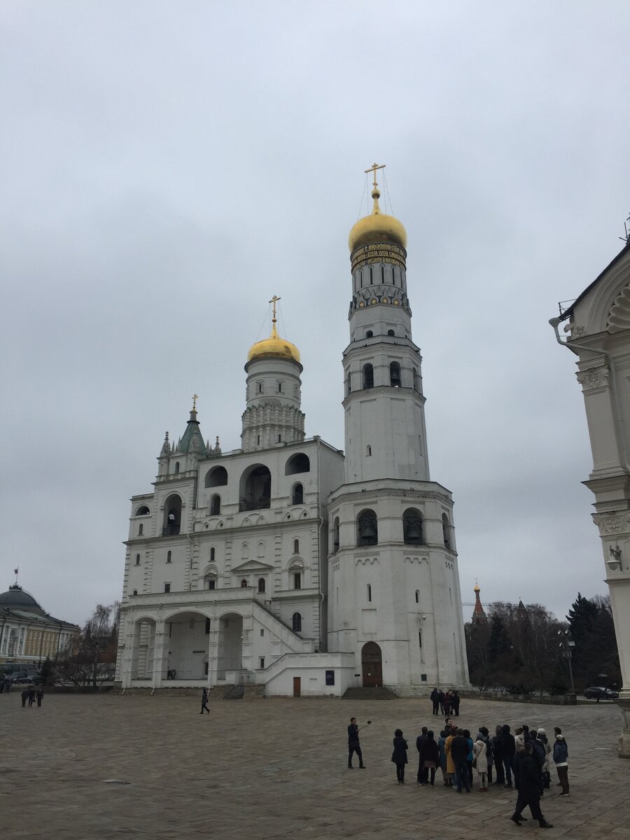 здания соборной площади кремля