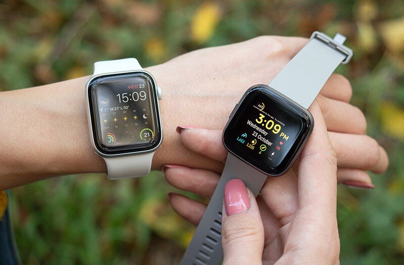 Apple Watch Series 5 vs Fitbit Versa 2 TehnObzor