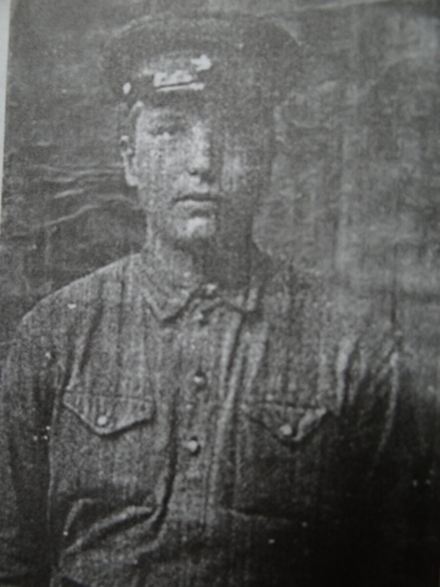 
Лебедев Леонид Алексеевич (1915 -1998 г.г.) Новгородская обл., Мошенской р-н, Лубенский с/с, д. Лубенское. Красноармеец 483 стрелкового полка 177 СД.