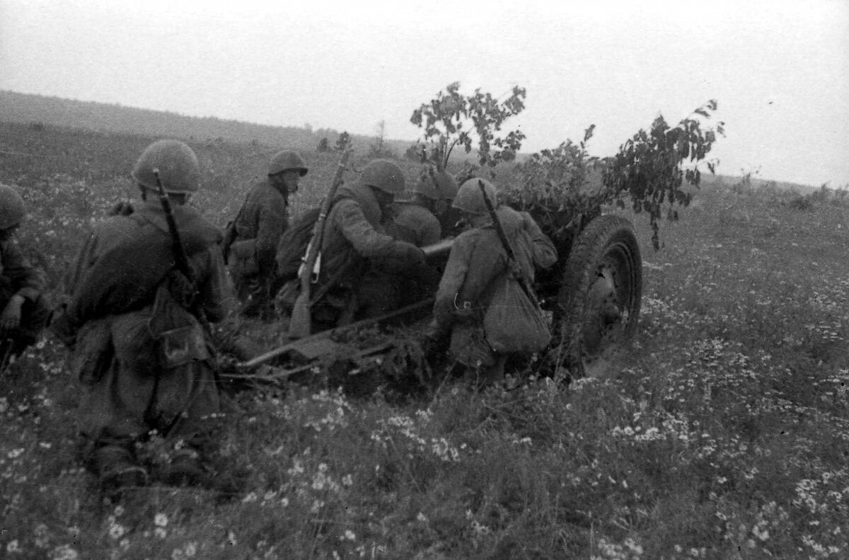 Фотография сделанная советскими корреспондентами в годы ВОВ.