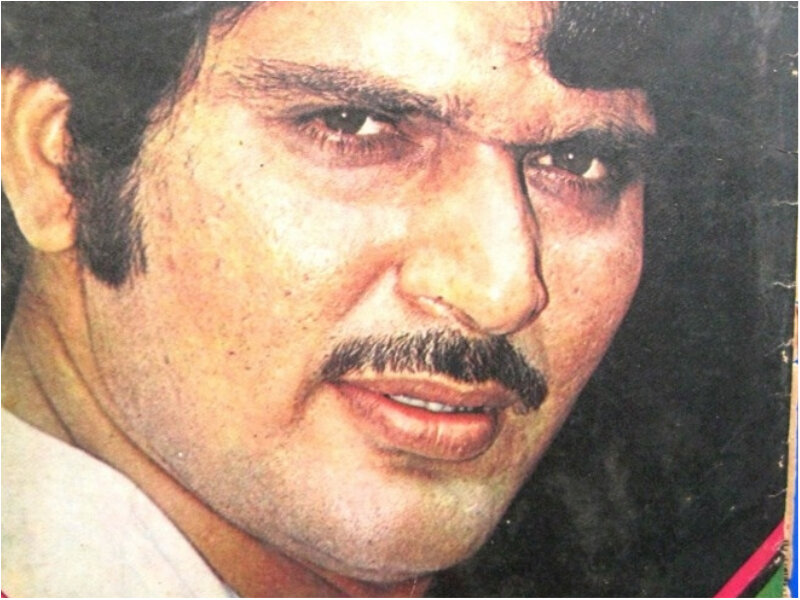 В фильмах он часто играл злодеев, а в жизни является полной противоположностью криминальных боссов и бандитов, которых изображал. https://clck.ru/UPWw6