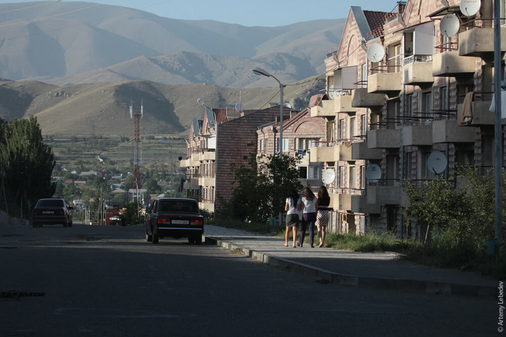 Так выглядит Спитак сегодня. Источник: https://www.tema.ru/eng/travel/kavkazetnoexp-8/IMG_9344.jpg