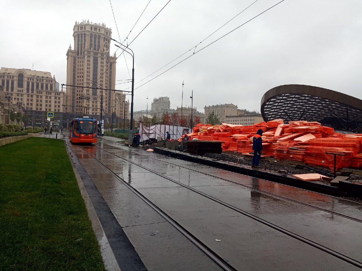 Стройка все ещё не завершена: остаются последние штрихи.