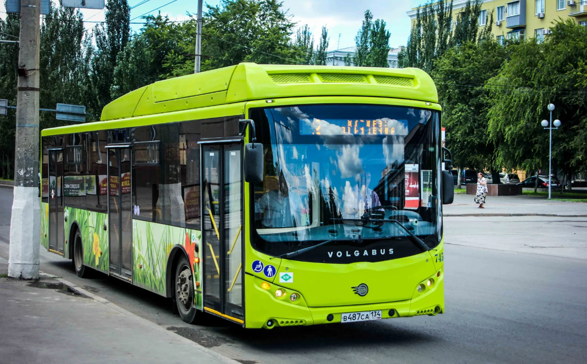 Автобус великий по городу. Маршрутный автобус. Волгоградский автобус. Автобус Волгоград. Автобус по городу.