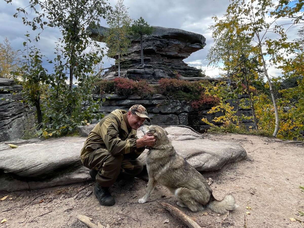 С Лаймой Владимир совершил уже десяток путешествий по родным просторам нашего края.  Каменный город