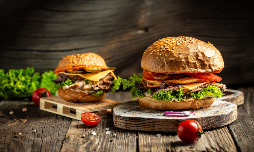    В Новом Уренгое откроют ресторан с бургерами и сетевой гипермаркет