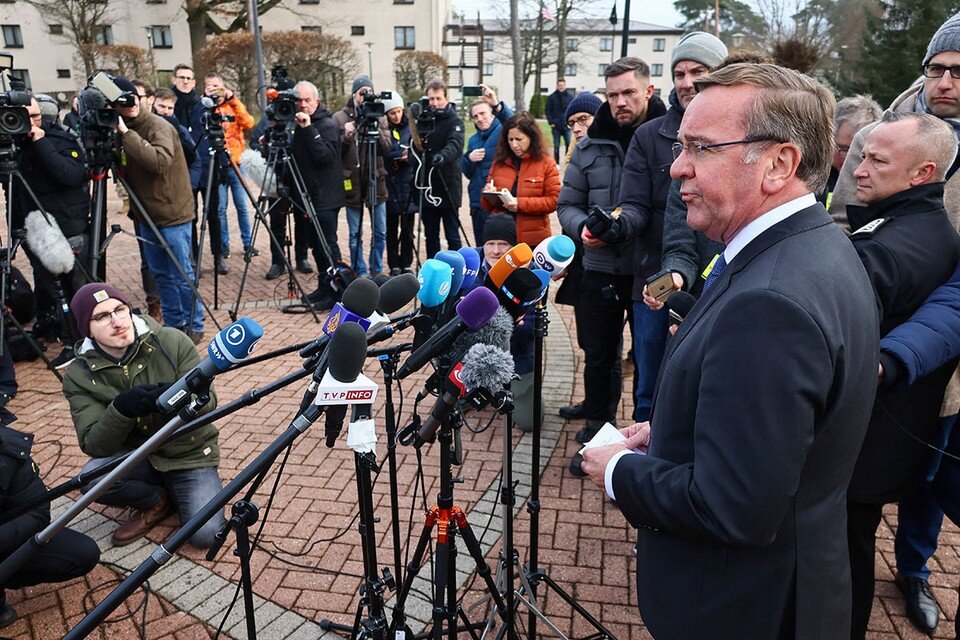     В Рамштайне не смогли договориться о поставках танков Украине  REUTERS