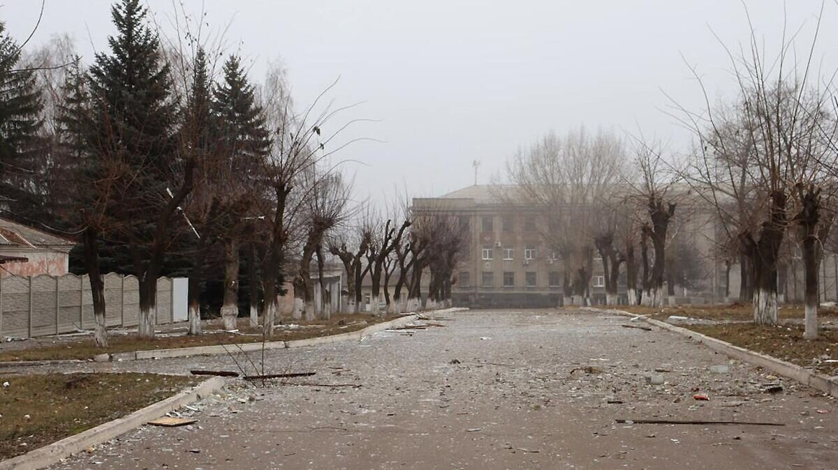    Последствия обстрела города Стаханова в ЛНР© Фото : Администрации города Стаханова/Telegram