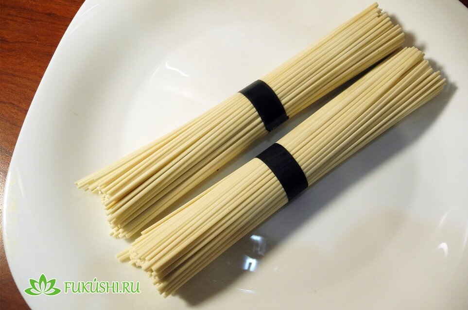 Конкретно этот удон даже до варки выглядит красиво и вкусно. 