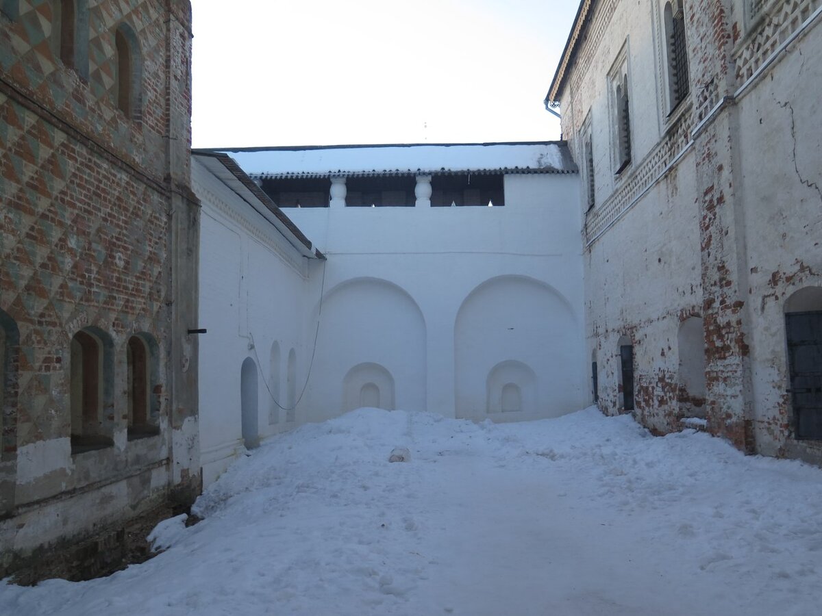 место съемки. где снимали зему. холодные берега где снимали в каком городе. дворы знаменитостей.