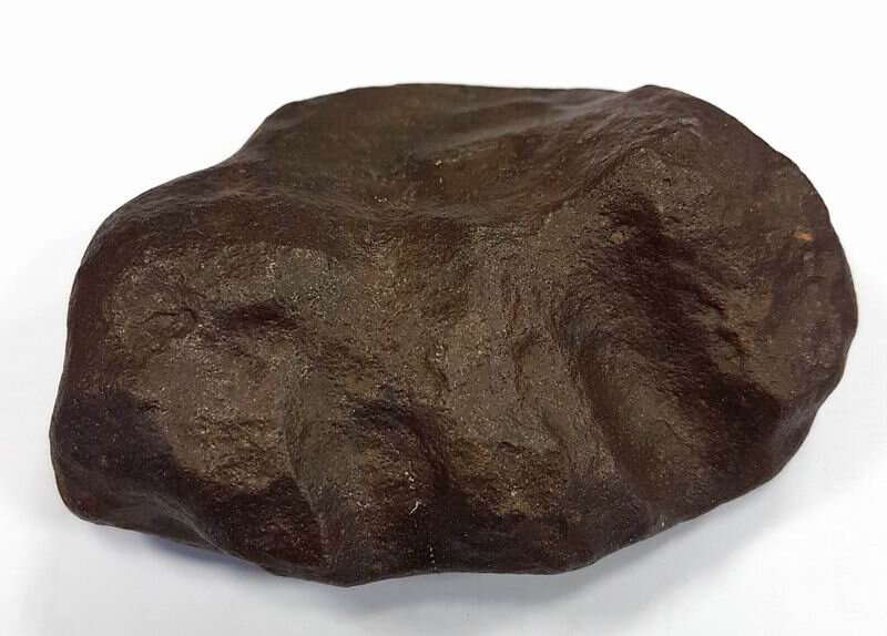 С виду, это орудие труда похоже на обычный камень.