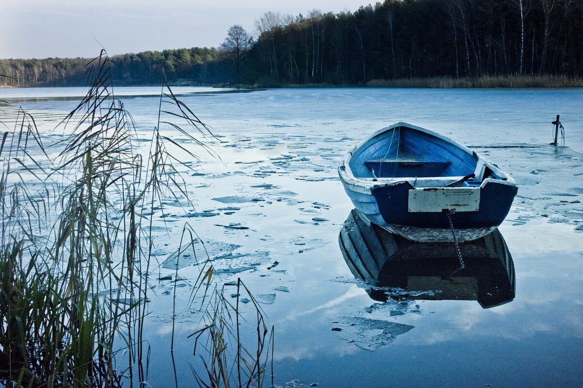 Источник pixabay.com/en/boat-winter-floe-ice-1102638