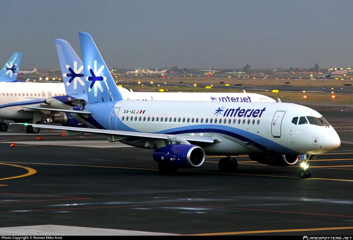 Sukhoi Superjet 100 авиакомпании Interjet в аэропорту Мехико имени Бенито Хуареса
