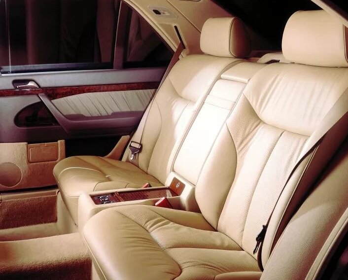 Образцовый салон представительского класса из 90-ых. Mercedes S-klasse. 