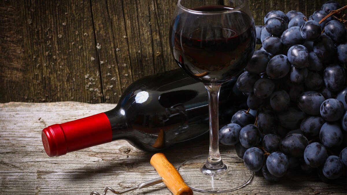 Для приготовления Церковного вина используют только красные сорта винограда.