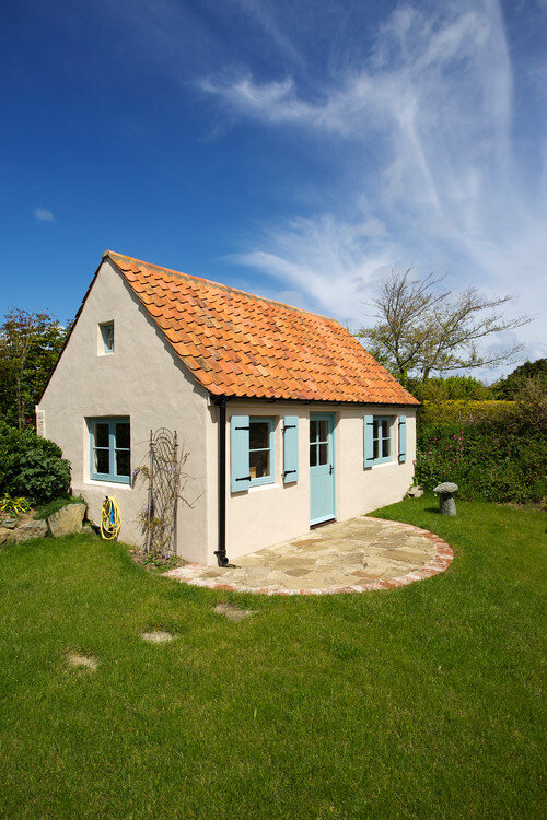 Photo by Jessica Helgerson Interior Design. https://www.houzz.com/photo/12510308-la-croisee-farmhouse-exterior