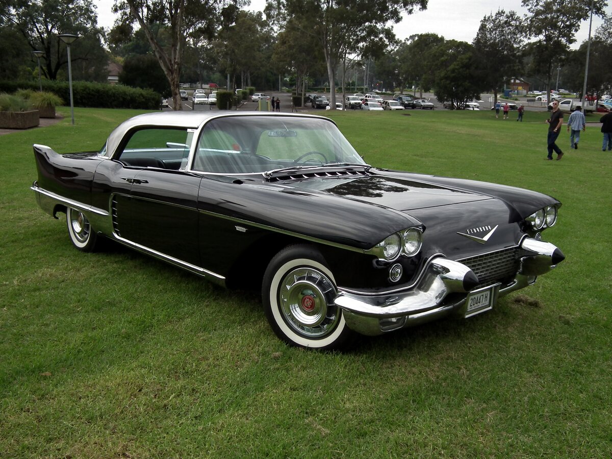 1957 на английском. Cadillac Eldorado Brougham 1957 года. Cadillac Eldorado 1957. Кадиллак Эльдорадо 1957. Кадиллак Эльдорадо 1957 года.