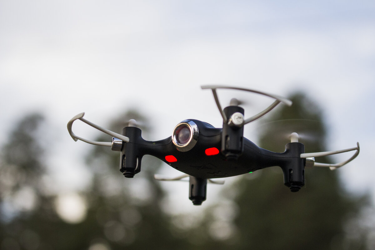 Se puede volar un dron en la playa