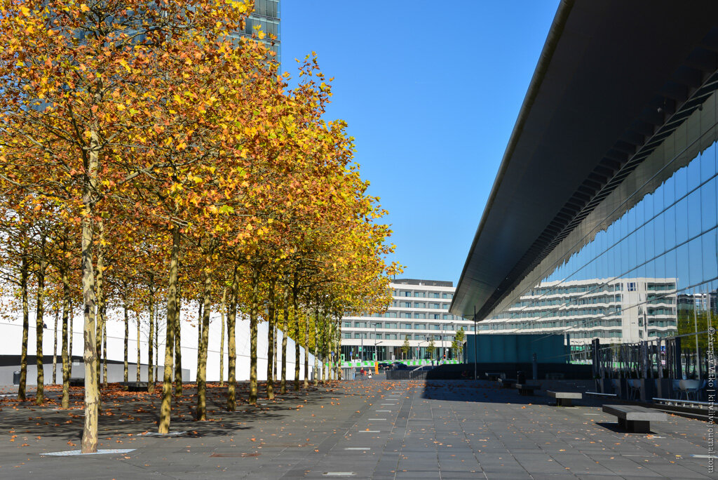 01.Почему Люксембург?
Во первых, потому что тепло +20+23 (!)
Во вторых, я здесь никогда не был (кстати говоря, 70-я страна - маленький юбилей).
Ну и в третьих, от такой скромной стоимости авиабилетов накануне вылета, просто не отказываются... )

