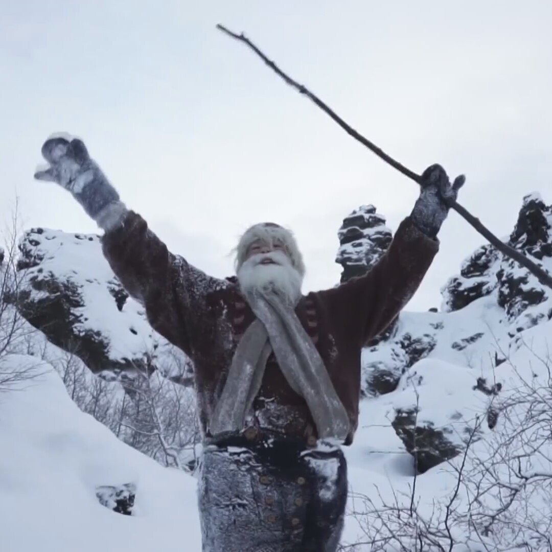  К кому-то в Рождество приходит Санта. А вот исландской детворе приносят рождественские подарки 13 братьев, известных как Йольские Парни.