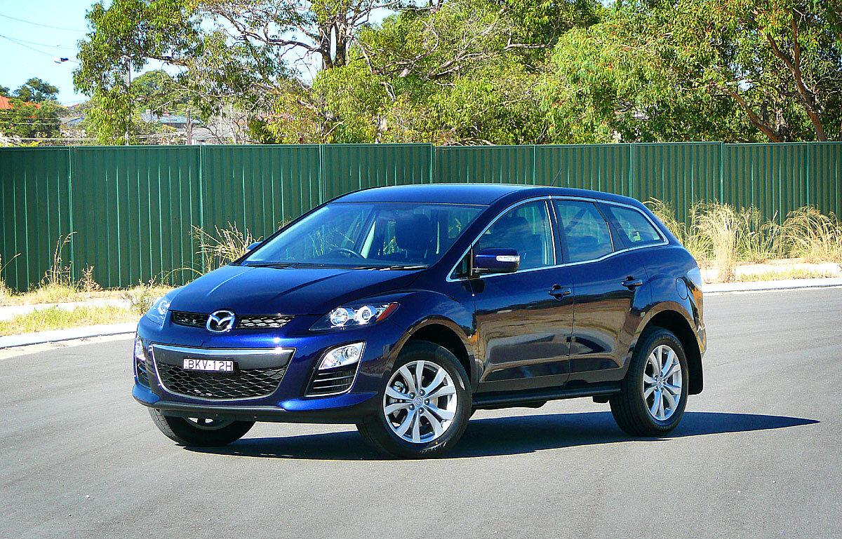 Рестайлинговая Mazda CX-7(фото: http://momentcar.com/images/mazda-cx7-sport-1.jpg)
