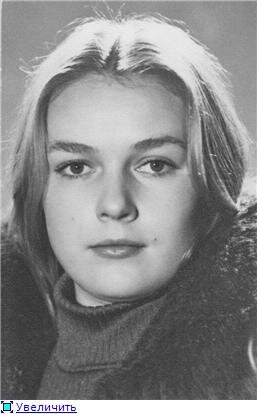 Наталья Андрейченко - уникальный пример упущенных возможностей. Она рано начала сниматься, у нее был редкий типаж - русской полнотелой красавицы, первые же ее роли стали резонансными - чего стоит одна нашумевшая "Сибириада"! 