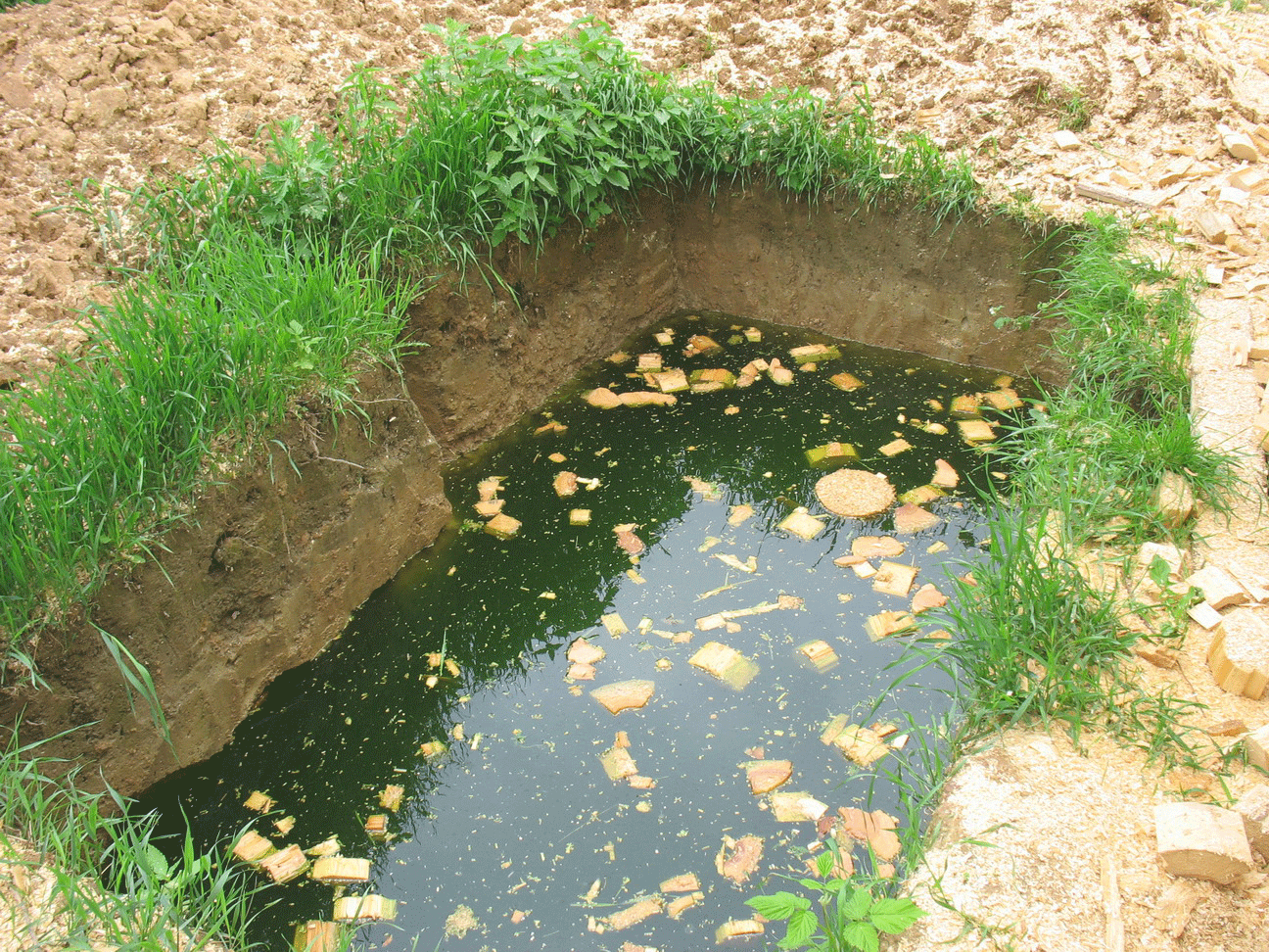 Отвод воды от фундамента дома