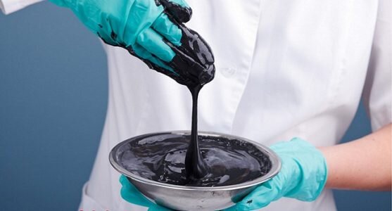 Сакская грязь - невероятно эффективна против акне и других кожных заболеваний.