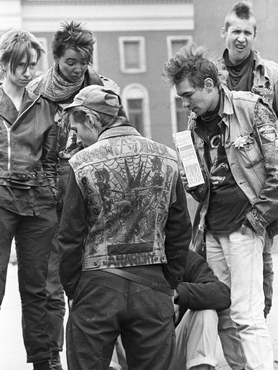   Панки и рокеры в 90-х