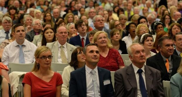 Типичное собрание членов культа