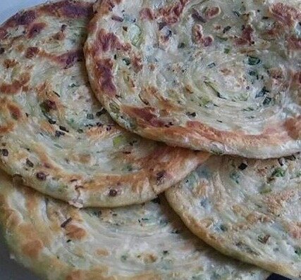 блюда из остатков пельменного теста. бантики из теста для пельменей. бантики из пельменного теста. блюда из теста для пельменей. сочни из пельменного теста.