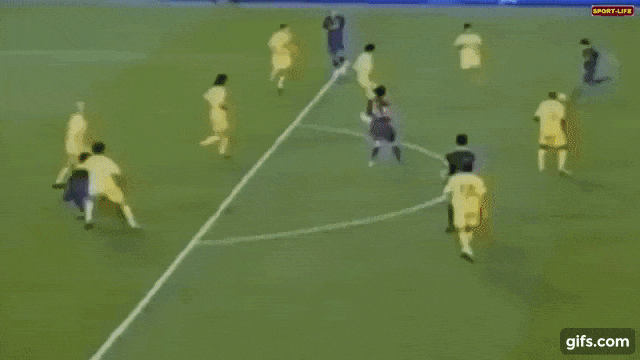 Мастерство Роналдиньо поражает воображение! А его голешник...сами зацените!