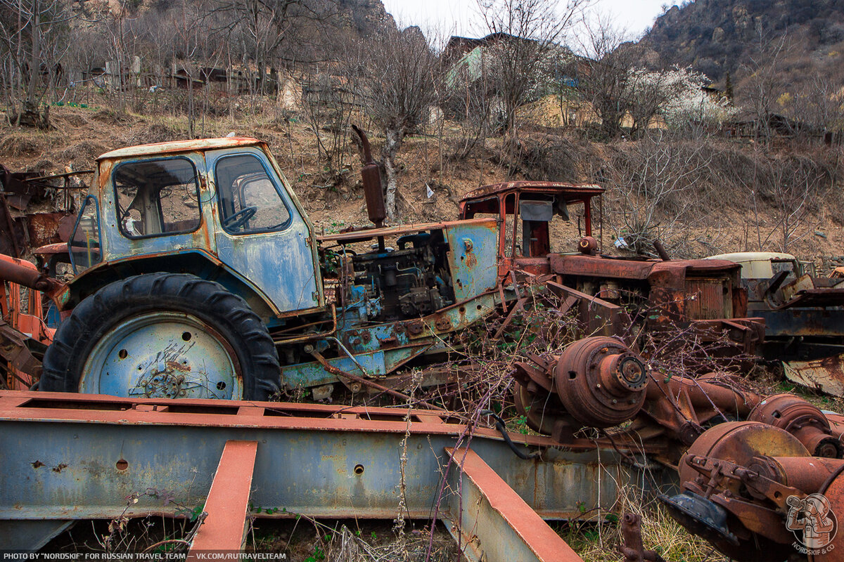 Кладбище заброшенных тракторов СССР