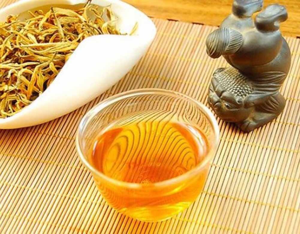 Чай из египта. Желтый чай. Египетский чай хельба. Чай мармария из египта. Как заварить чай из египта.