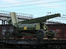 HQ-2 в Minsk World, ШэньчжэньПУ С-75 на шасси КЗУ-16 из-под КС-19 в составе эшелона