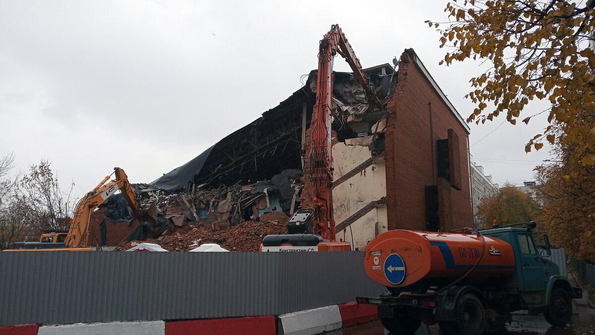 Кинотеатр витязь москва. Когда откроется кинотеатр витязь. Кинотеатр витязь коньково. Когда откроется кинотеатр витязь. Кинотеатр витязь реконструкция.