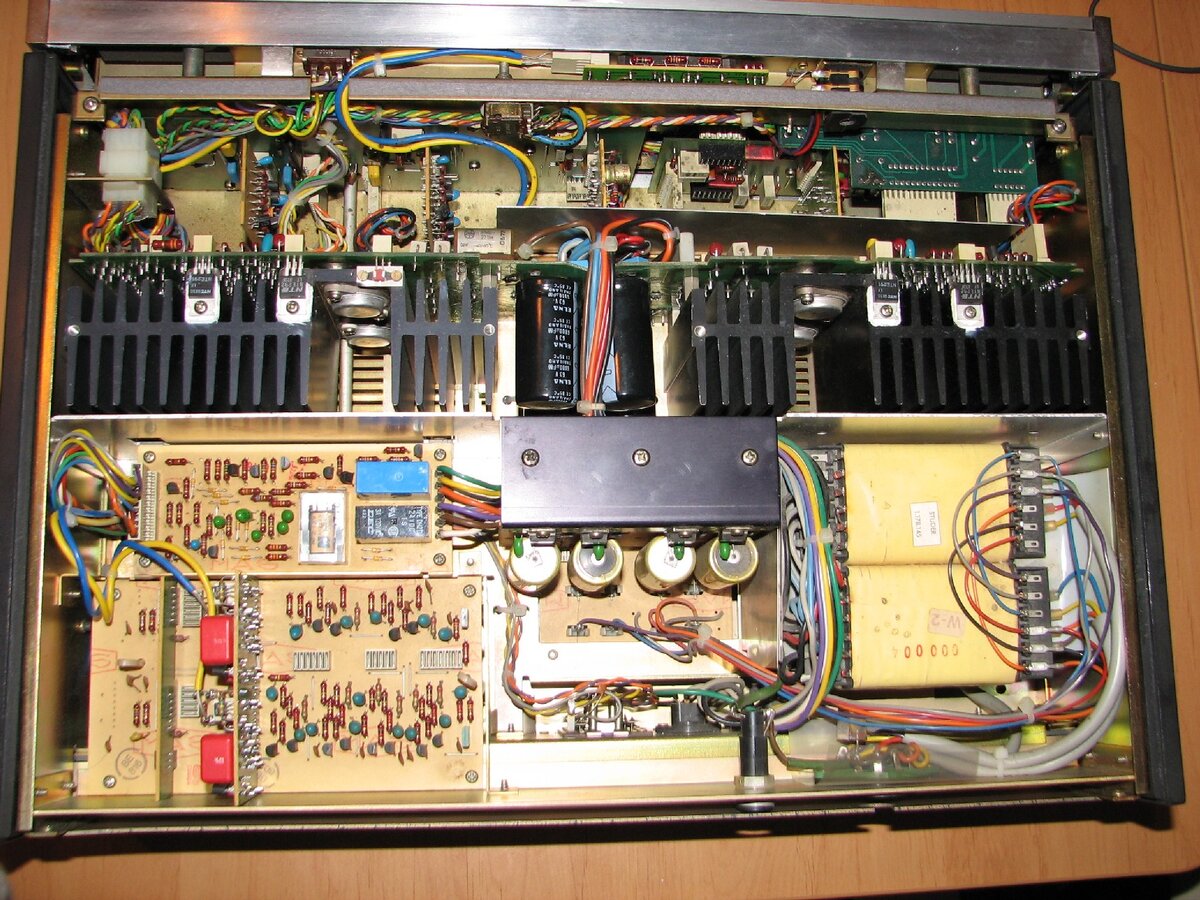 Вид со стороны верхней крышки