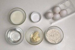 ШАГ 1:
Сначала приготовим заварное тесто для эклеров. Подготовим и отмерим продукты.