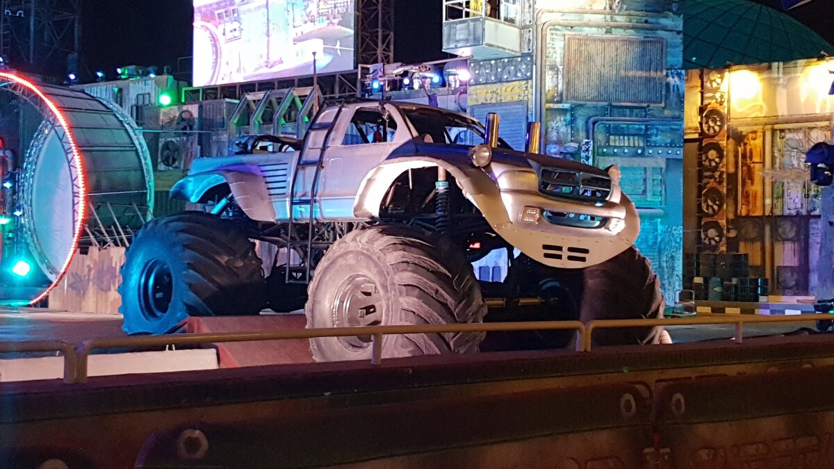 Шоу с каскадерами