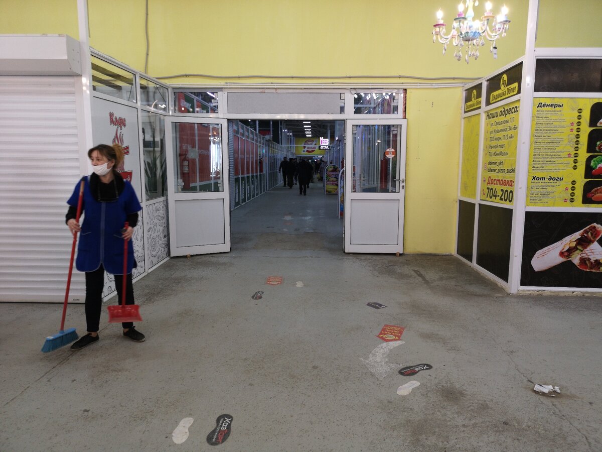 Посмотрел как проходит самоизоляция в Якутии. Показуха и симуляция - магазины работают, люди гуляют, а дороги загружены