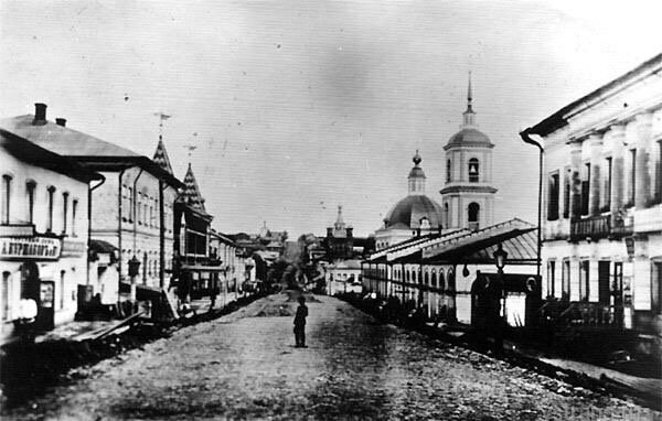 На фото театр справа ( по утверждению самарских краеведов)