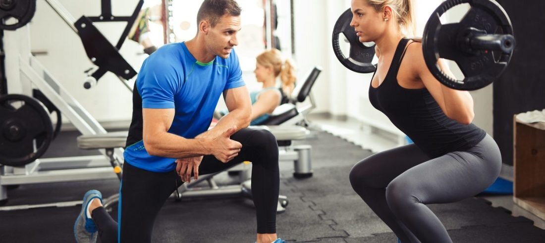 Инструктор тренажерного зала в деле