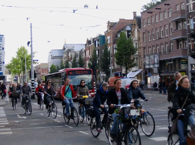 Фото: https://aktsport.ru/wp-content/uploads/2016/08/velosiped-v-gollandii.jpg