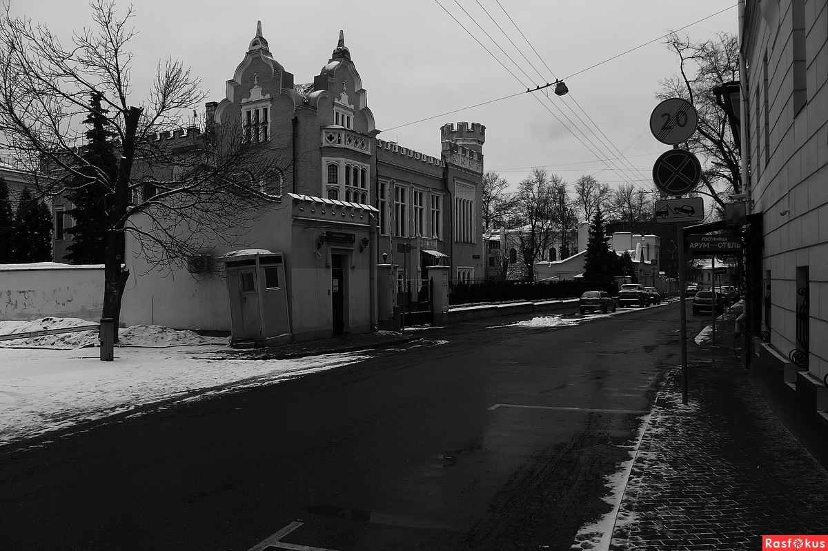 Колпачный переулок, 2017 г. Фото Руслана Хакимова. Источник http://rasfokus.ru/photos/cat/new/photo2326443.html. С разрешения автора.