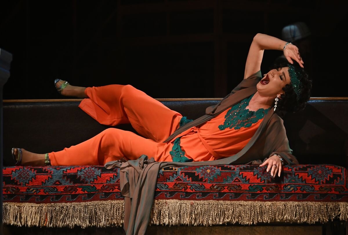 Спектакль "Чудесный грузин" с участием Ольги Бузовой