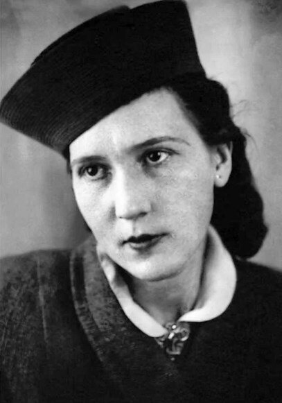 Фото: beam-truth.livejournal.com родная мама Владимира Семеновича Высоцкого - Нина Максимовна Высоцкая (в девичестве Серегина)