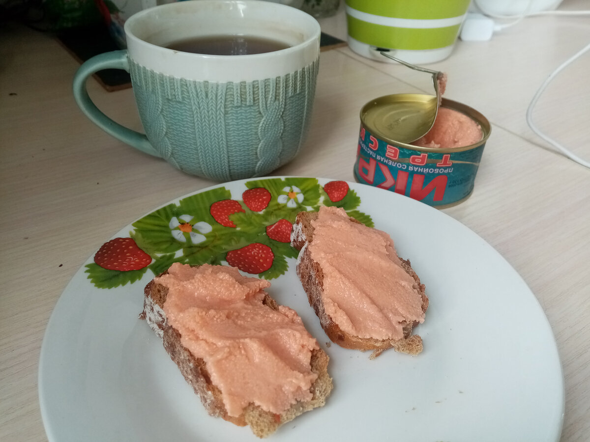 Бутерброды с икрой трески