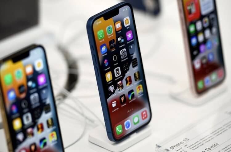Apple не прекратила поставки Айфонов и других своих устройств в Россию полностью
